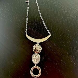 Chico’s multi pendant statement necklace on link chain.